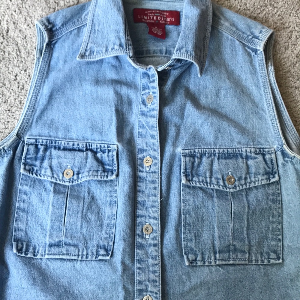 Denim sleeveless top
